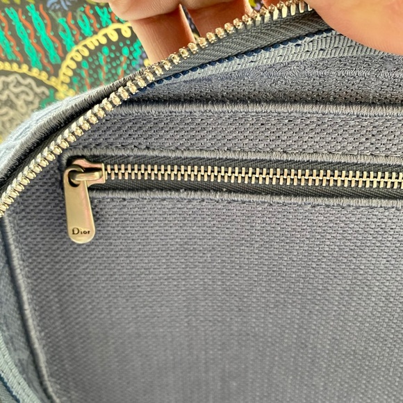 Christian Dior Travel Vanity Case. - Picture 7 of 12